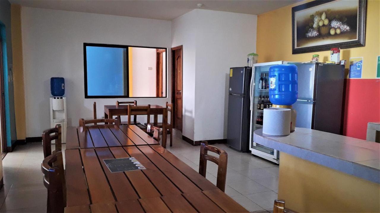 Hostal El Pinzon Puerto Ayora  Exterior foto